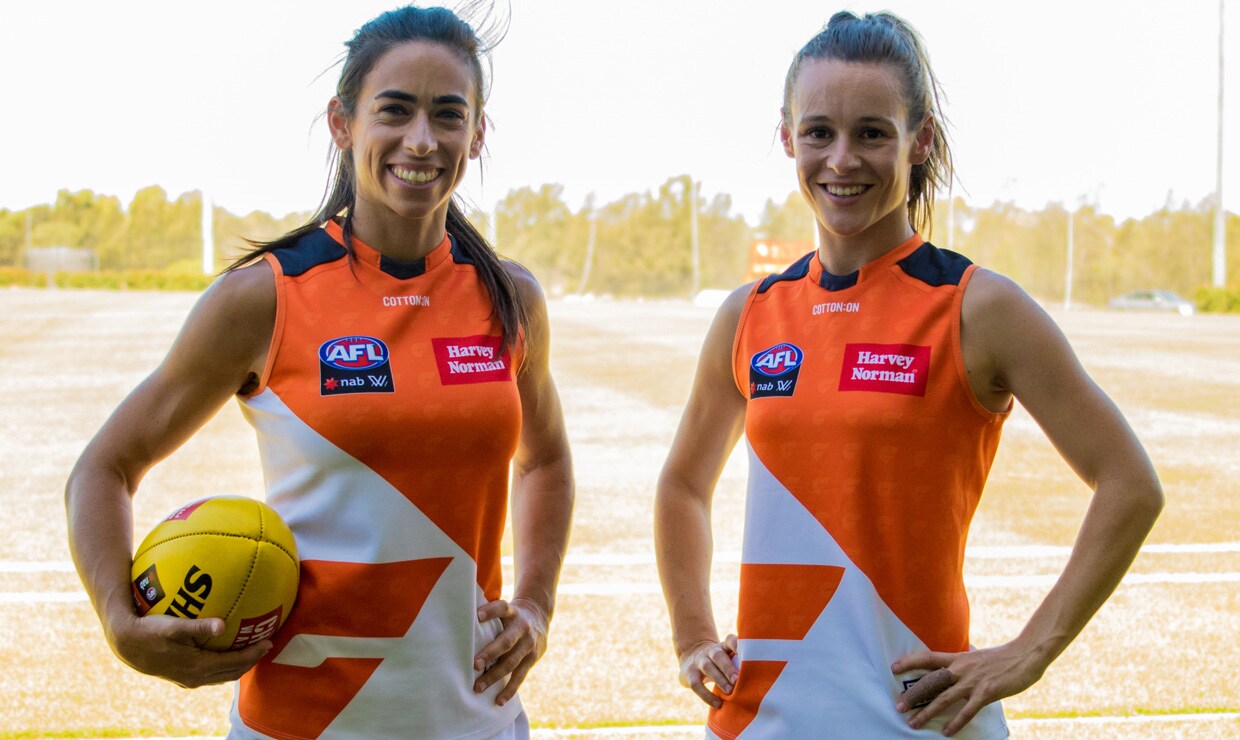 SLIDER-ROYALSGETGIANTGREETING.jpg GIANTS captain Amanda Farrugia and vice-captain Alicia Eva will attend a luncheon for Prince Harry and Meghan Markle on Sunday. - AFLW,GWS Giants,Amanda Farrugia,Alicia Eva,AFL